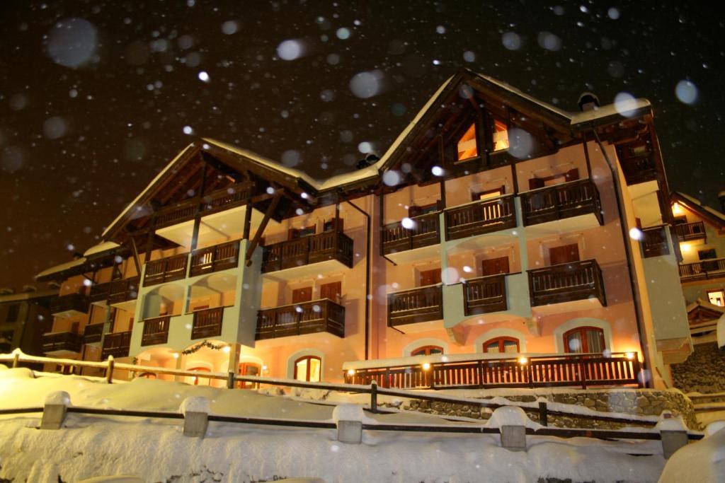 Hotel Residence Dahu Passo del Tonale Dış mekan fotoğraf